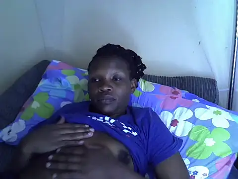 Snapshot of Sweet_serah chatting on October 4, 5:05 am Sweet serah online show from October 4, 5:05 am