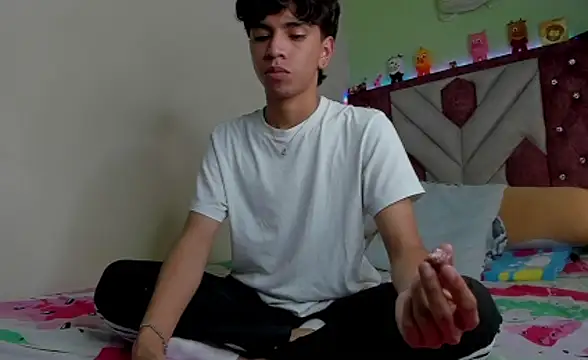 Snapshot of Santy_carrington chatting on November 29, 3:20 am Santy carrington online show from November 29, 3:20 am