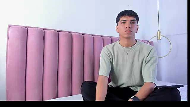 Snapshot of Santy_carrington chatting on March 7, 8:17 pm Santy carrington online show from March 7, 8:17 pm