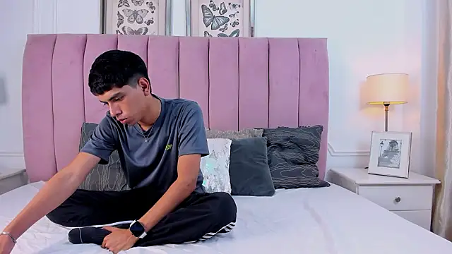 Snapshot of Santy_carrington chatting on March 9, 8:02 pm Santy carrington online show from March 9, 8:02 pm