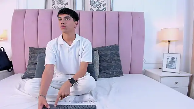 Snapshot of Santy_carrington chatting on March 13, 9:10 pm Santy carrington online show from March 13, 9:10 pm