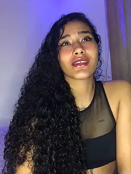 Snapshot of jaderossxx chatting on December 3, 12:13 am jaderossxx online show from December 3, 12:13 am