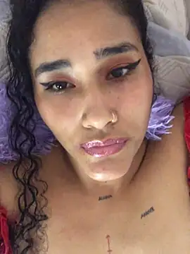 Snapshot of jaderossxx chatting on January 23, 12:25 am jaderossxx online show from January 23, 12:25 am