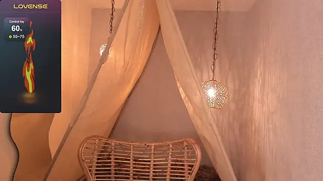 Ariella Ruiz online show from January 16, 6:27 pm