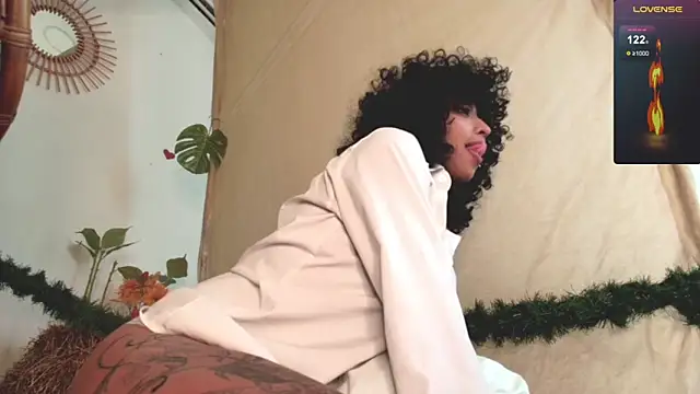 Ariella Ruiz online show from January 31, 7:11 pm