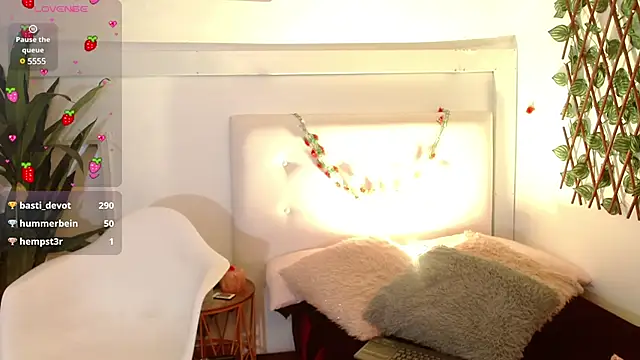 Snapshot of sweet_blueberry_ chatting on February 27, 4:53 pm sweet blueberry online show from February 27, 4:53 pm