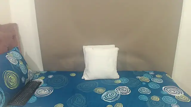 Snapshot of kimberlyjamexxx chatting on February 20, 3:25 am kimberlyjamexxx online show from February 20, 3:25 am