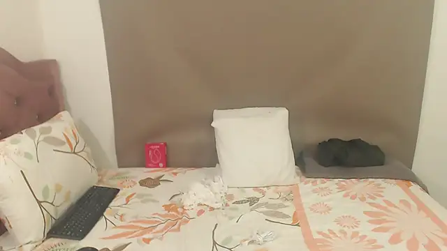 Snapshot of kimberlyjamexxx chatting on March 8, 3:21 am kimberlyjamexxx online show from March 8, 3:21 am