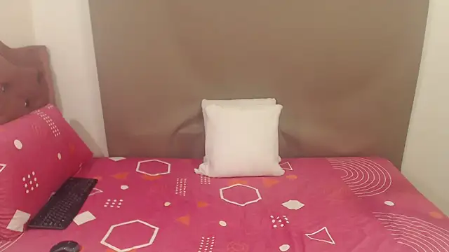 Snapshot of kimberlyjamexxx chatting on March 28, 4:45 am kimberlyjamexxx online show from March 28, 4:45 am