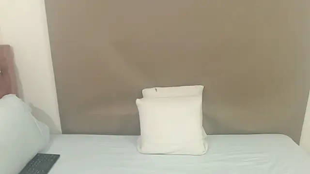 Snapshot of kimberlyjamexxx chatting on March 31, 4:35 am kimberlyjamexxx online show from March 31, 4:35 am