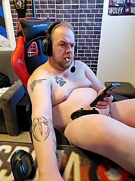 Snapshot of PupW0lfy chatting on February 17, 2:59 pm PupW0lfy online show from February 17, 2:59 pm