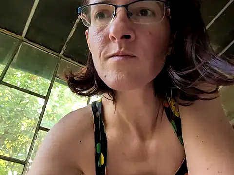 Snapshot of Milky_hairy_mommy chatting on September 19, 12:17 pm Milky hairy mommy online show from September 19, 12:17 pm