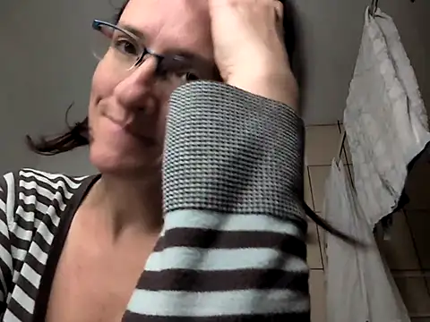 Snapshot of Milky_hairy_mommy chatting on September 20, 6:53 pm Milky hairy mommy online show from September 20, 6:53 pm