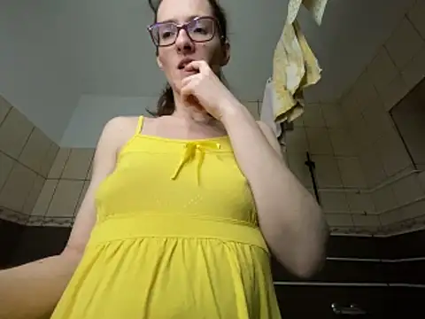 Snapshot of Milky_hairy_mommy chatting on February 1, 7:45 pm Milky hairy mommy online show from February 1, 7:45 pm