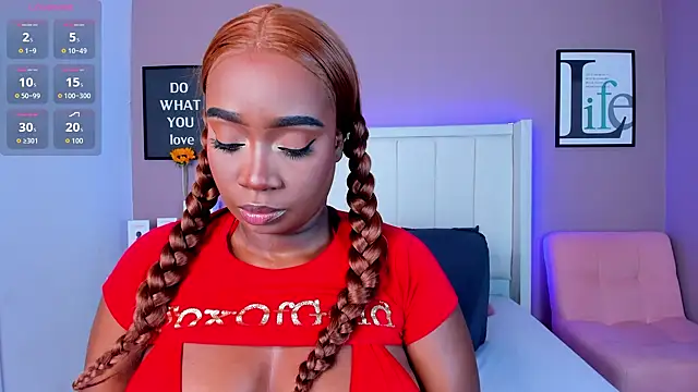 Britanymooree online show from September 24, 7:39 pm