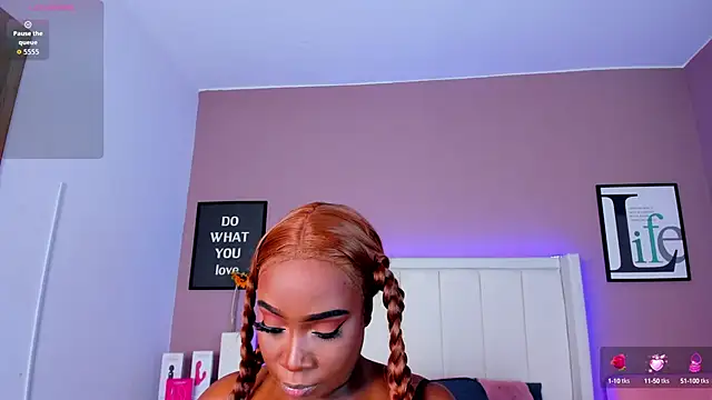 Britanymooree online show from September 25, 8:01 pm