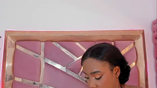 Britanymooree online show from May 14, 10:16 pm