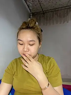 Odette68 online show from May 8, 12:05 am