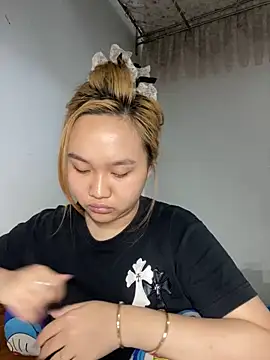 Odette68 online show from May 16, 2:19 am