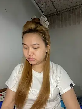 Odette68 online show from May 18, 11:32 pm