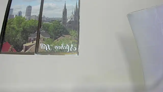 Littleolivia  online show from March 17, 12:57 pm