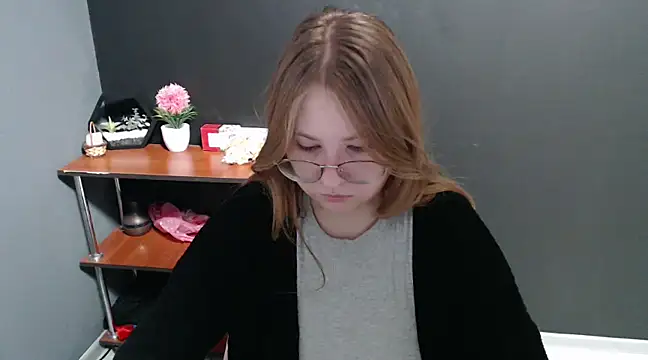 lady minx online show from December 5, 7:27 am