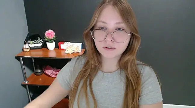 lady minx online show from December 5, 10:33 am