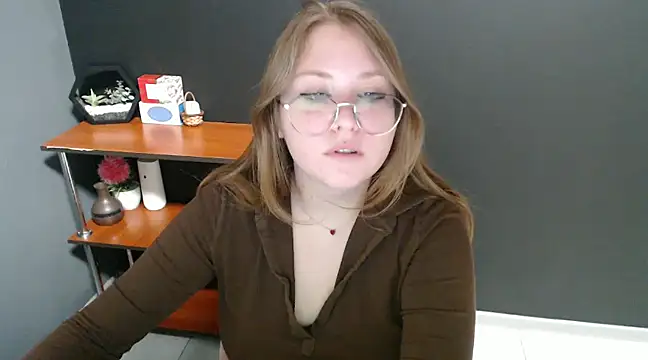 lady minx online show from December 26, 10:26 am