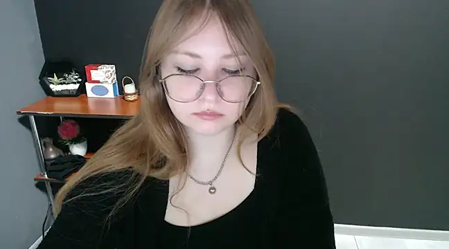 lady minx online show from January 15, 7:37 am