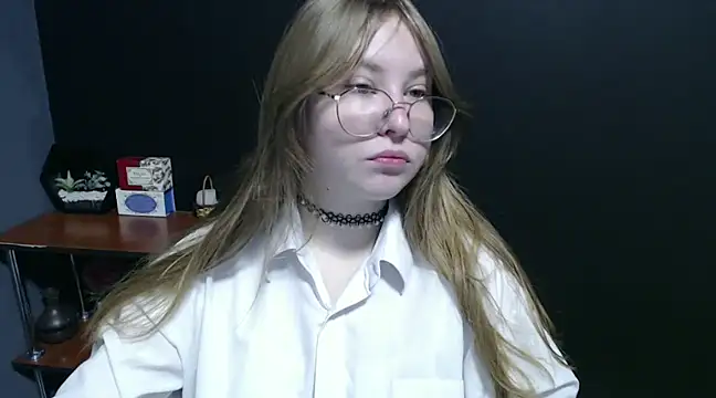 lady minx online show from January 27, 7:14 am