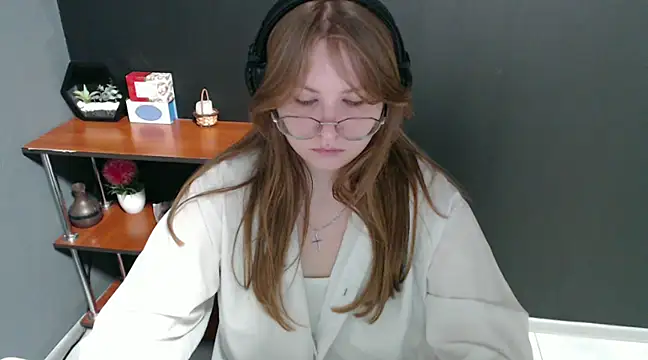 lady minx online show from January 27, 10:38 am