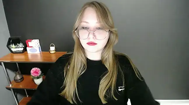 lady minx online show from February 6, 10:59 am