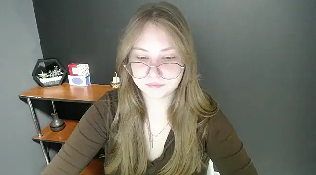 lady minx online show from February 11, 7:44 am