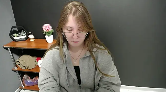 lady minx online show from February 18, 10:49 am