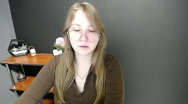 lady minx online show from February 19, 7:28 am