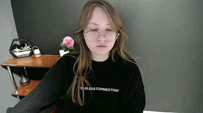 lady minx online show from February 20, 7:45 am