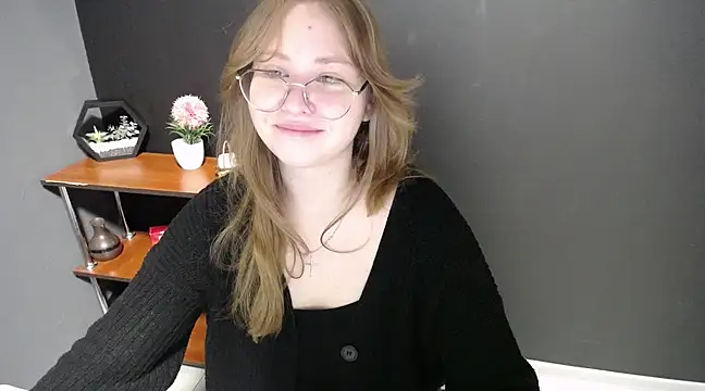 lady minx online show from February 28, 7:15 am