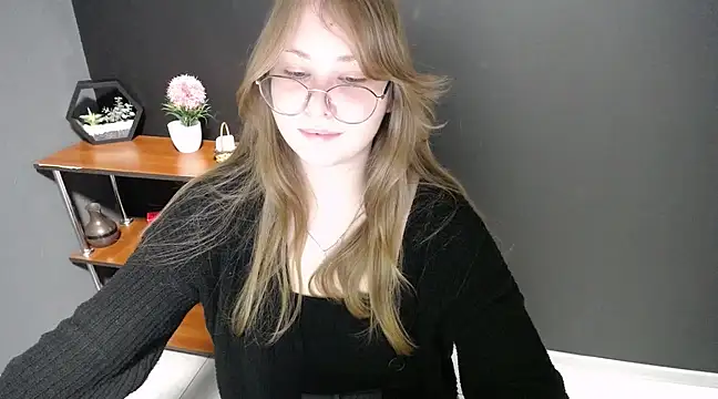 lady minx online show from February 28, 10:30 am