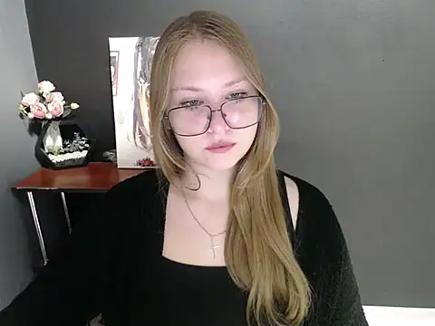 lady minx online show from October 21, 6:25 am