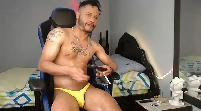 Snapshot of Sebastian_lugo chatting on March 12, 6:11 pm Sebastian lugo online show from March 12, 6:11 pm