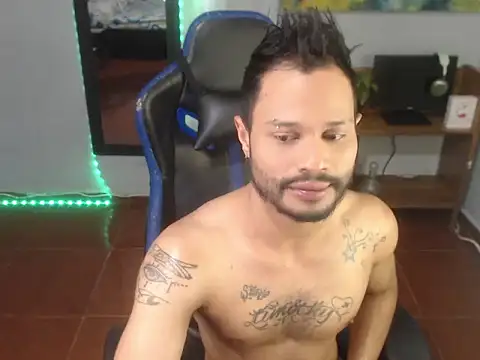 Snapshot of Sebastian_lugo chatting on September 23, 2:36 am Sebastian lugo online show from September 23, 2:36 am