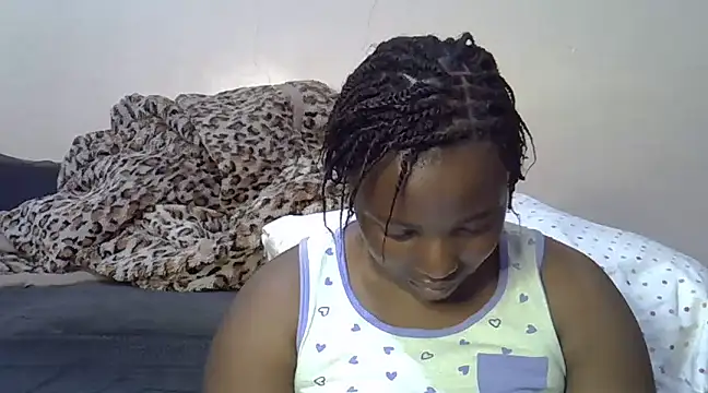 Snapshot of sweet_gal01 chatting on January 17, 8:44 pm sweet gal01 online show from January 17, 8:44 pm