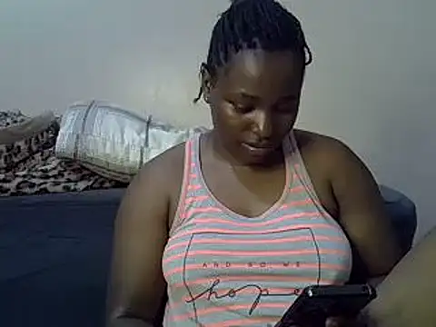 Snapshot of sweet_gal01 chatting on January 26, 7:52 pm sweet gal01 online show from January 26, 7:52 pm