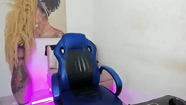 mia foxts online show from November 10, 1:59 am