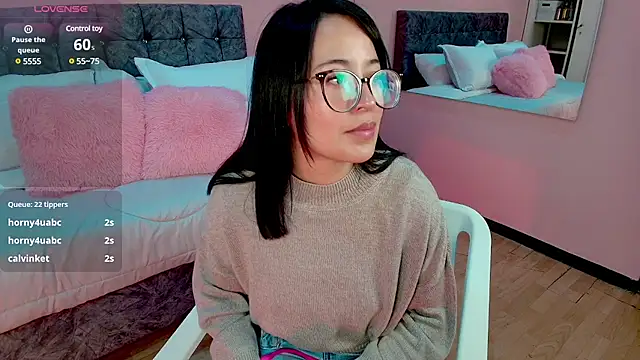 Snapshot of lovely__martina chatting on March 12, 7:59 pm lovely martina online show from March 12, 7:59 pm