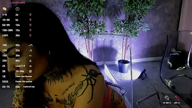 Snapshot of CreamyInkky_ chatting on September 20, 9:43 am CreamyInkky  online show from September 20, 9:43 am