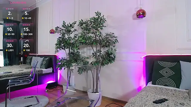 Snapshot of CreamyInkky_ chatting on October 27, 12:31 pm CreamyInkky  online show from October 27, 12:31 pm