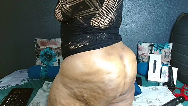 ThickAss90 online show from May 17, 11:34 pm