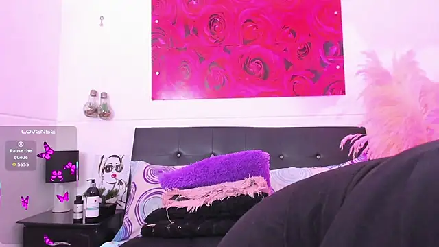 Snapshot of Adams_Cloe chatting on December 1, 10:53 am Adams Cloe online show from December 1, 10:53 am