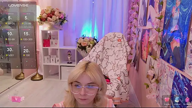 Coconut Mia online show from September 23, 2:53 pm